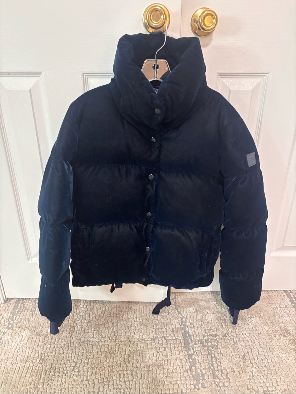 SAM. Size small women’s navy Velvet Puffer Jacket